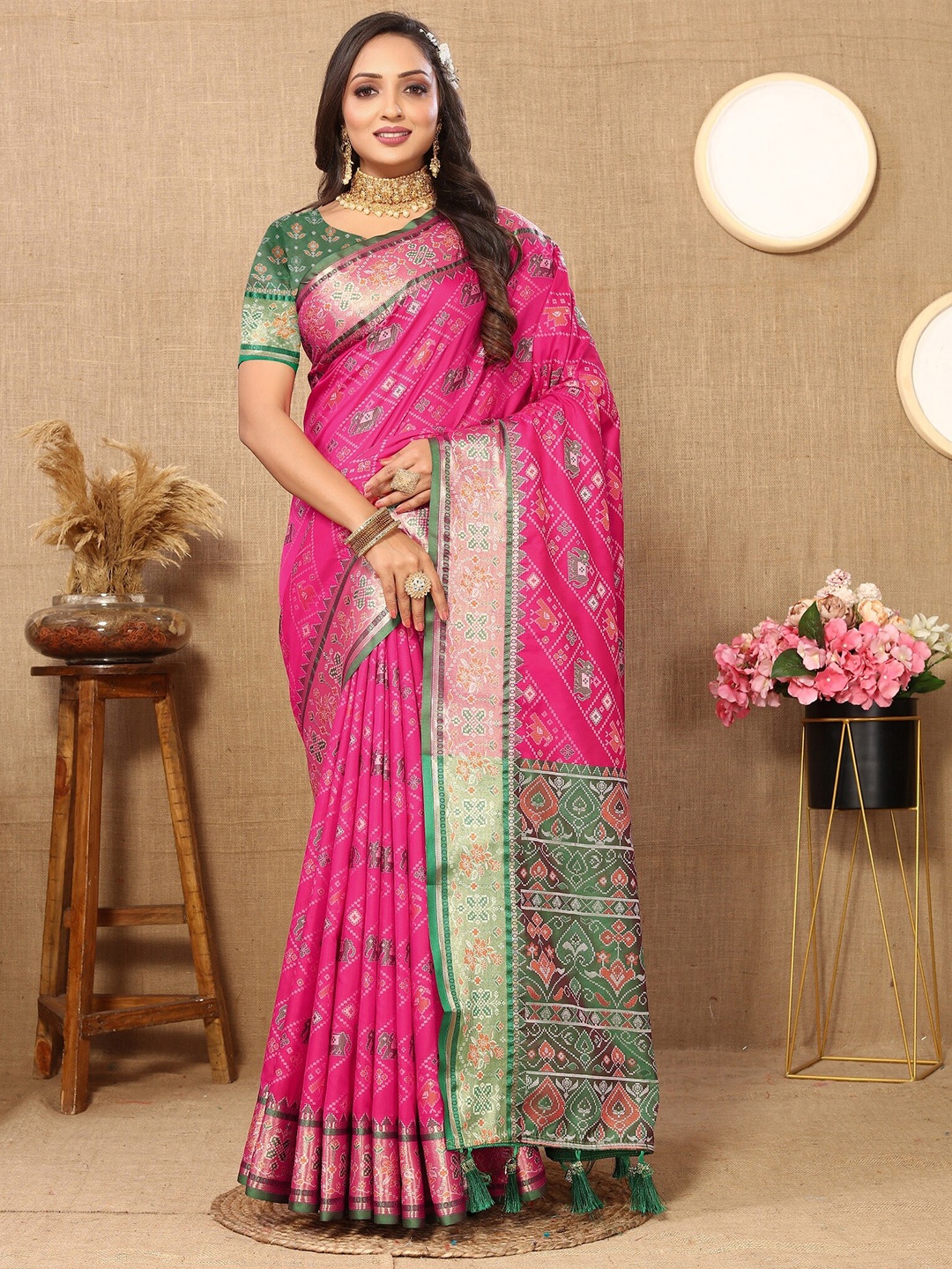 

VEDANT VASTRAM Woven Design Zari Kanjeevaram Saree with Tassels, Pink