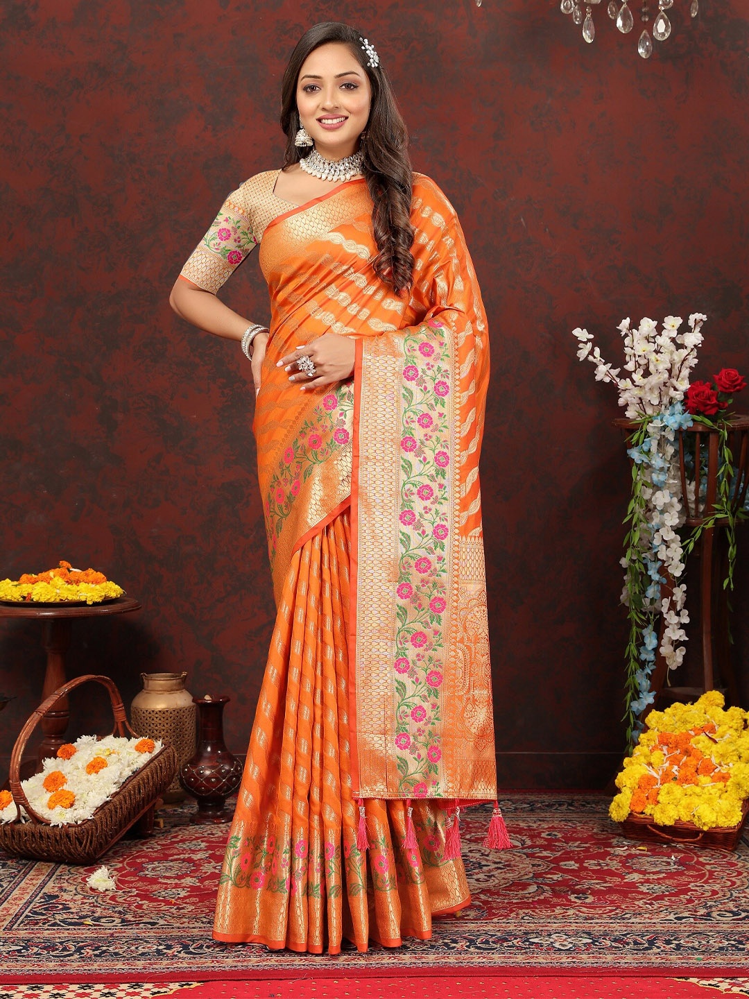 

VEDANT VASTRAM Woven Design Leheriya Zari Saree, Orange