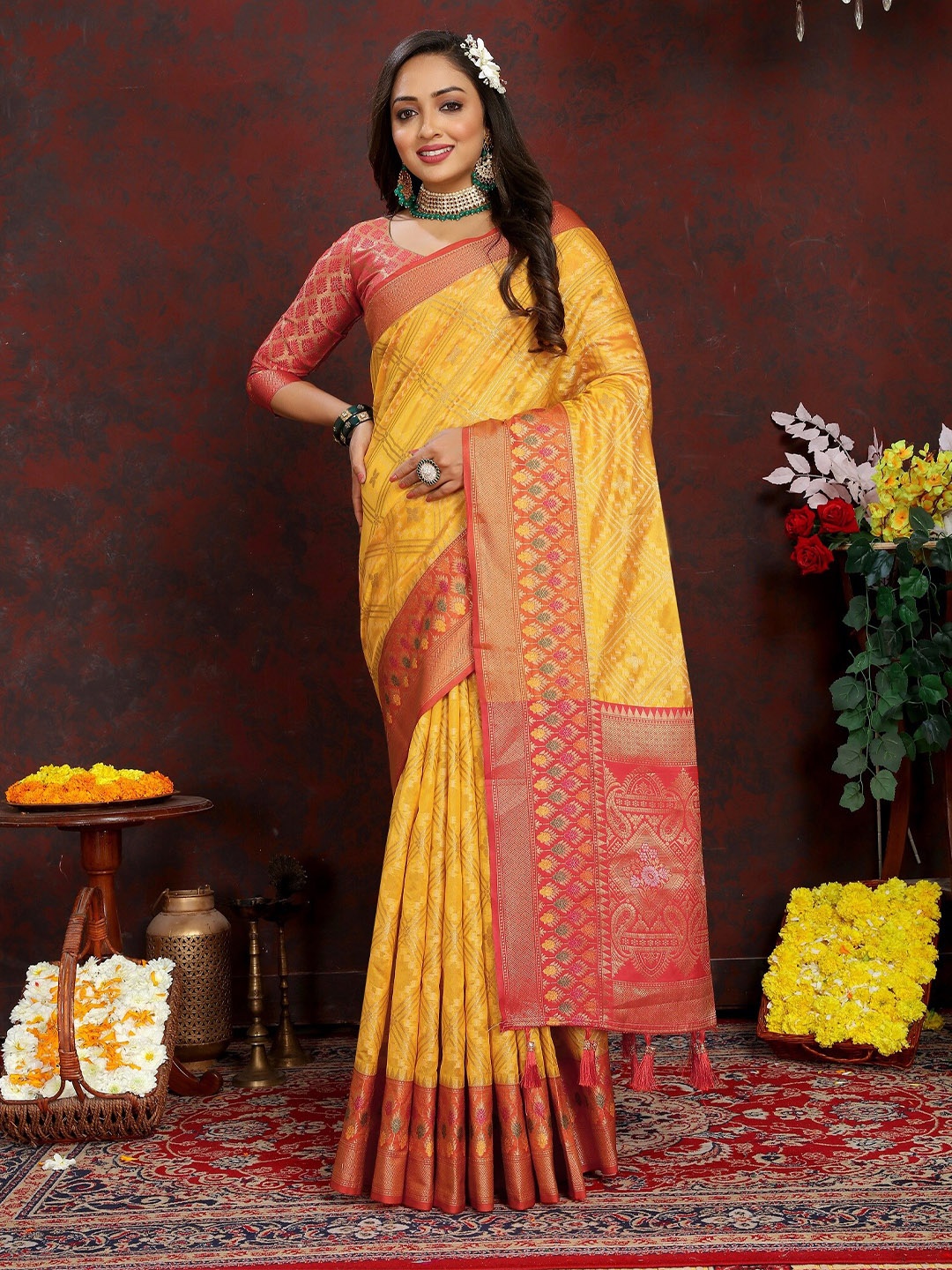 

VEDANT VASTRAM Ethnic Motifs Woven Design Saree, Mustard