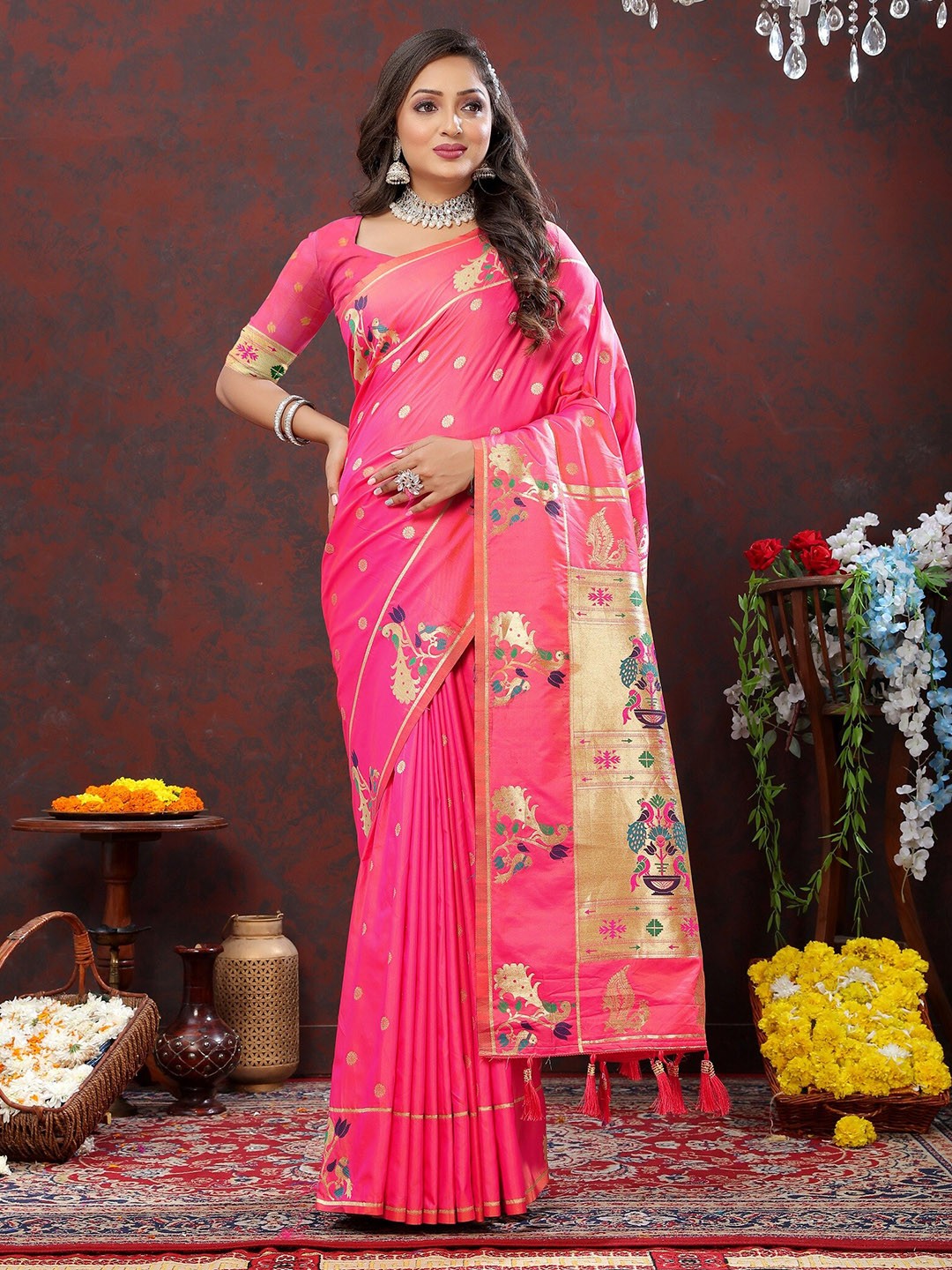 

VEDANT VASTRAM Ethnic Motifs Zari Paithani Saree, Pink