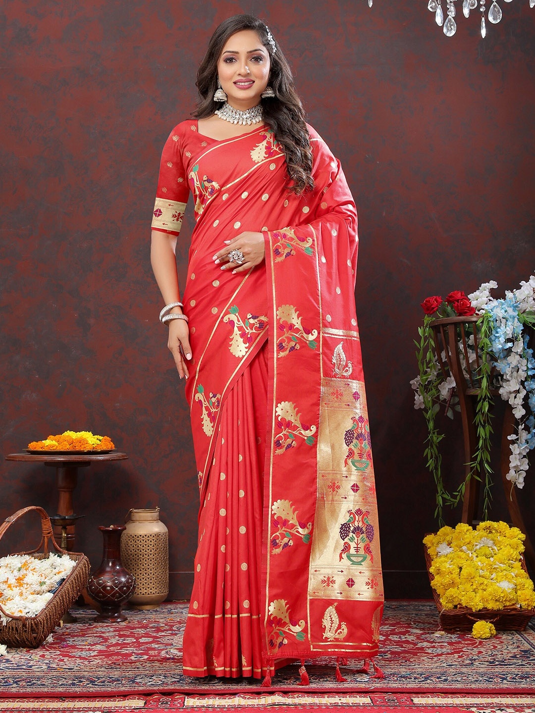 

VEDANT VASTRAM Ethnic Motifs Woven Design Zari Saree, Red