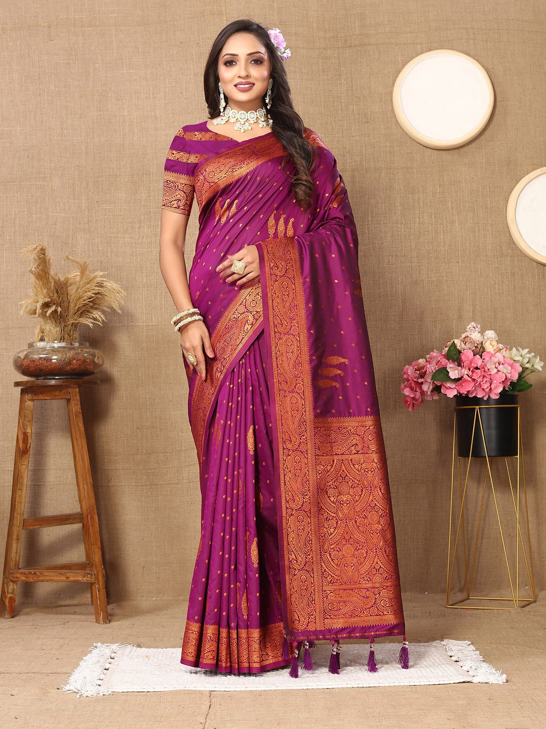 VEDANT VASTRAM Ethnic Motifs Woven Design Zari Banarasi Saree, Magenta