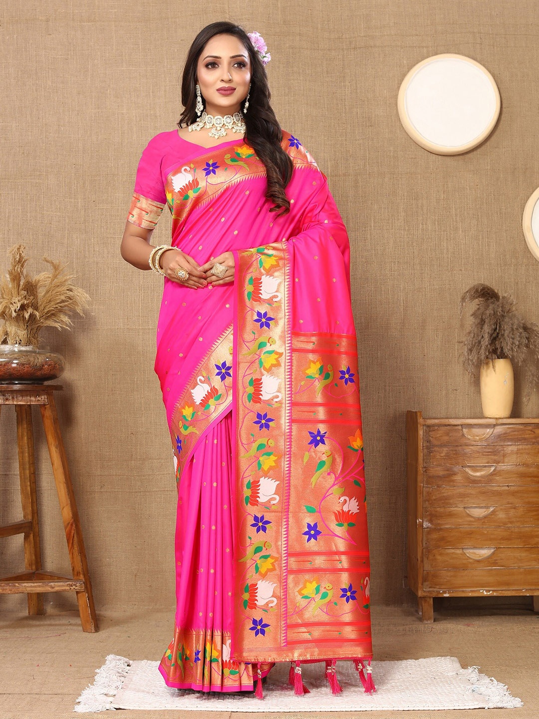 

VEDANT VASTRAM Ethnic Motifs Paithani Zari Saree, Pink