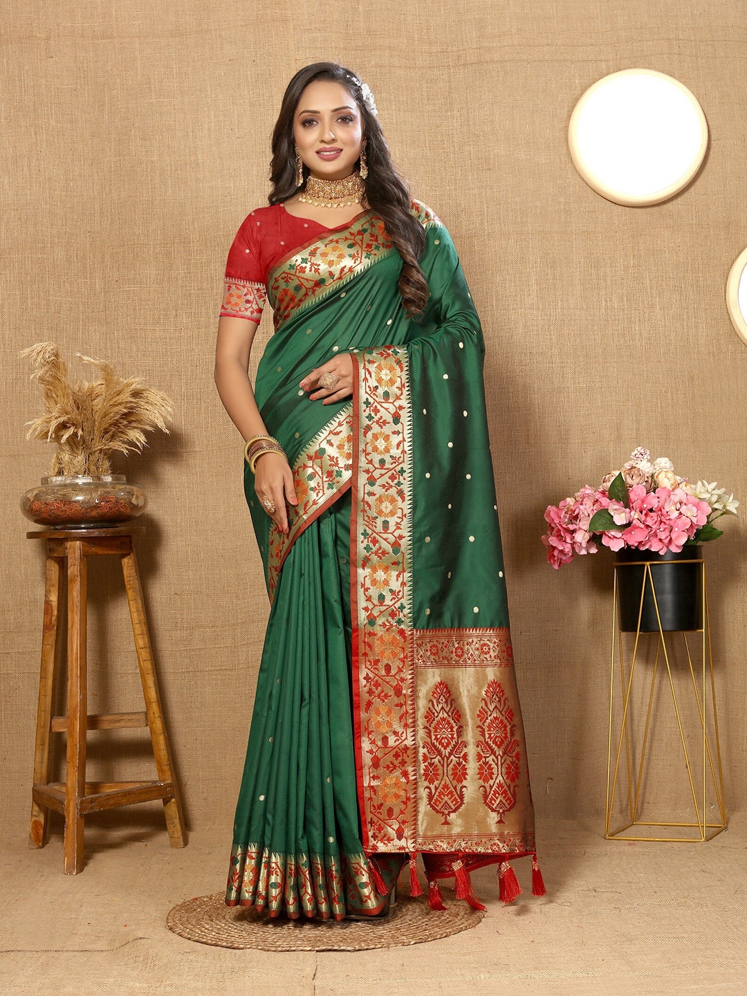 

VEDANT VASTRAM Ethnic Motifs Zari Paithani Saree with Tassels, Green
