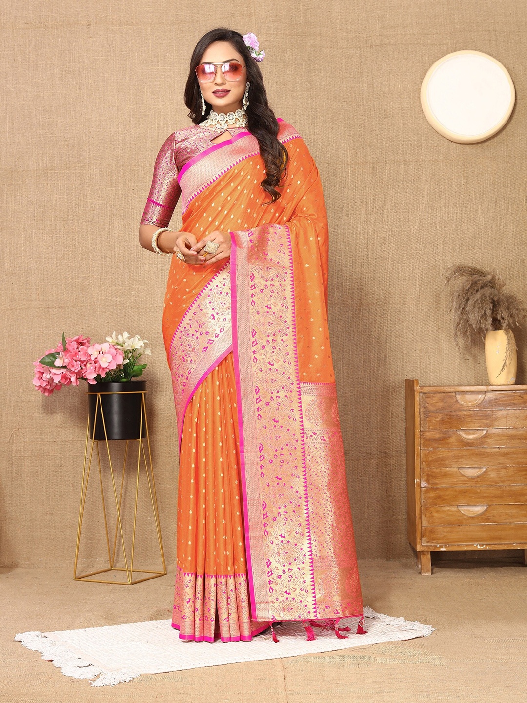 

VEDANT VASTRAM Ethnic Motifs Zari Kanjeevaram Saree, Orange