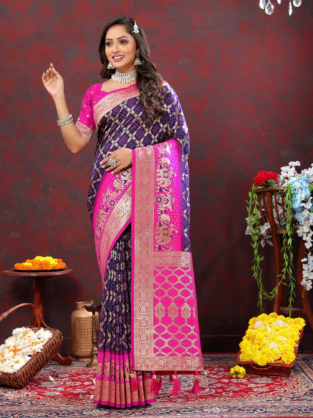 

VEDANT VASTRAM Ethnic Motifs Woven Design Zari Saree, Violet