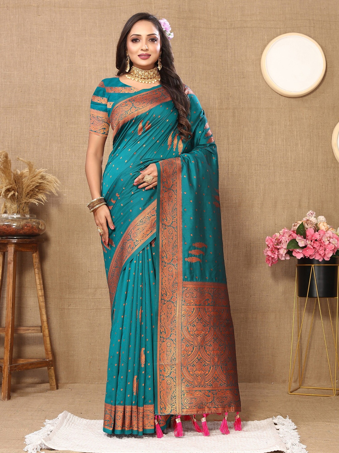 VEDANT VASTRAM Ethnic Motifs Zari Banarasi Saree with Tassels, Sea green