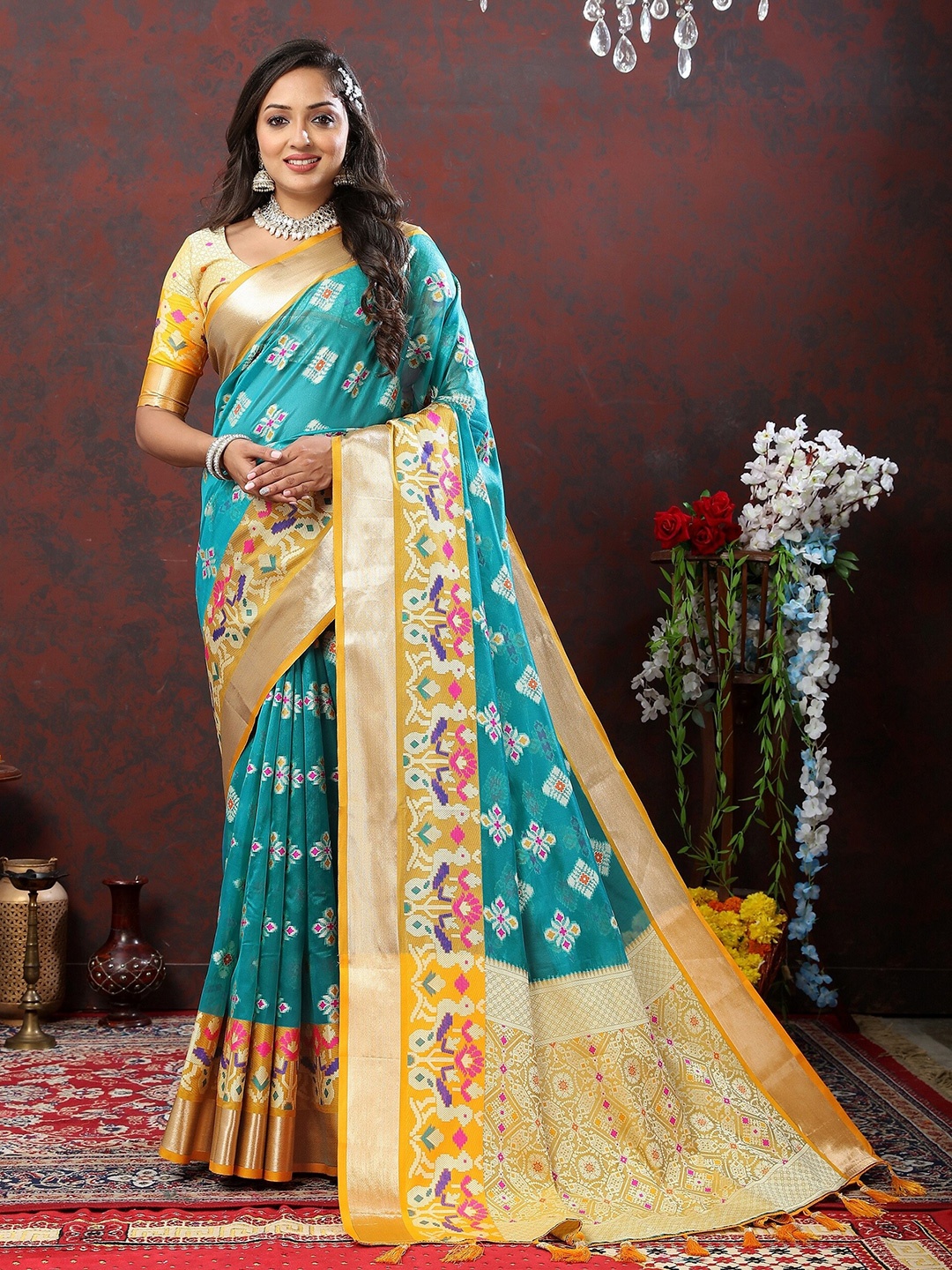 

VEDANT VASTRAM Ethnic Motifs Woven Design Zari Patola Saree, Turquoise blue