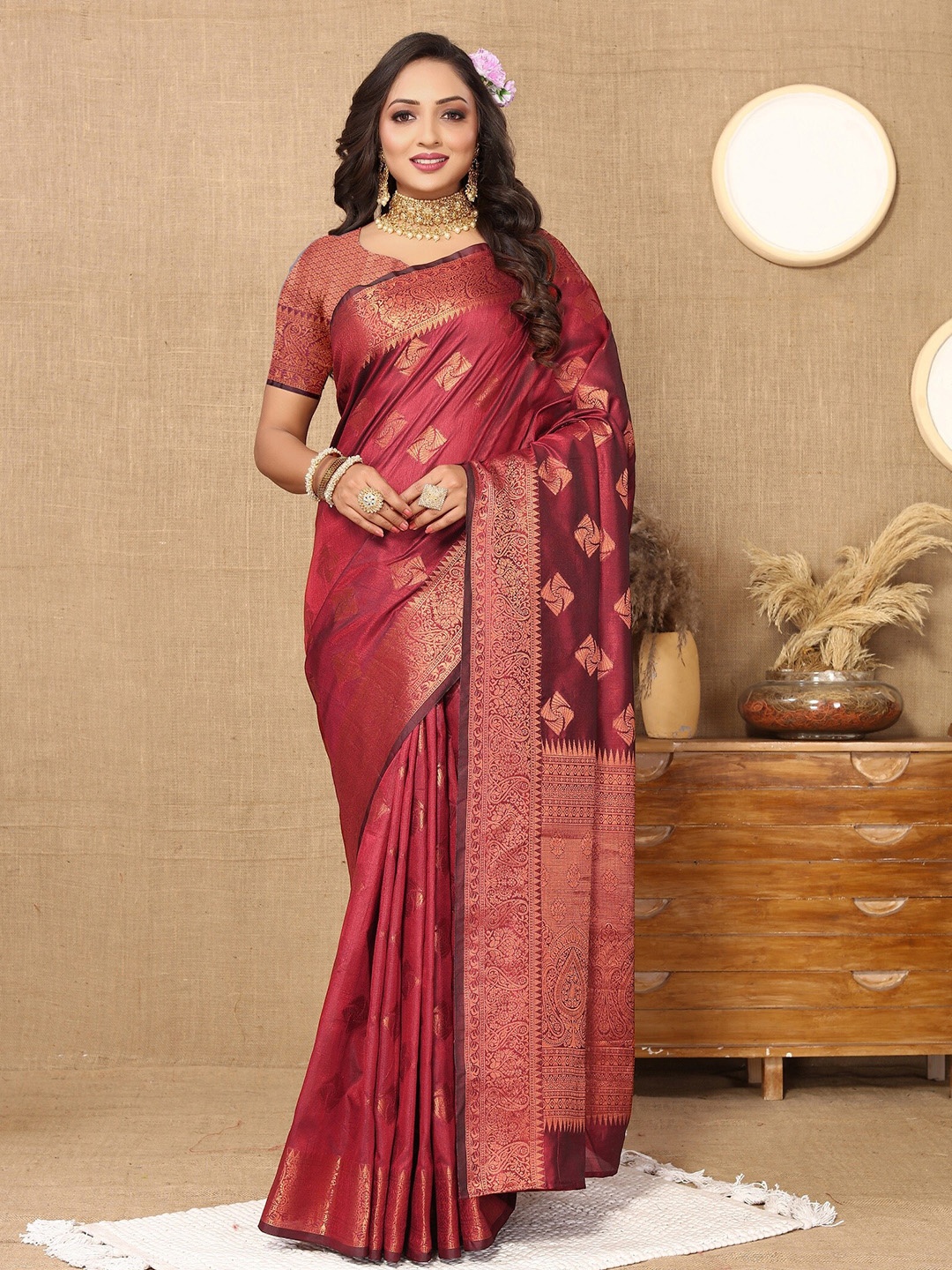 

VEDANT VASTRAM Ethnic Motifs Woven Design Zari Banarasi Saree, Maroon