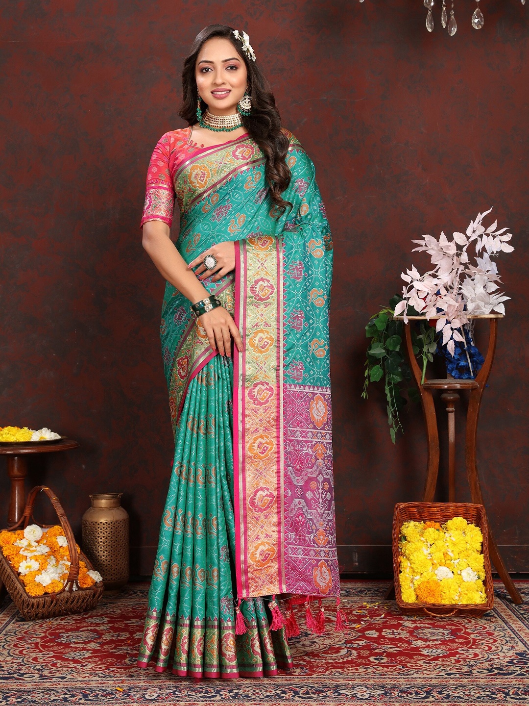 VEDANT VASTRAM Ethnic Motifs Zari Saree, Sea green