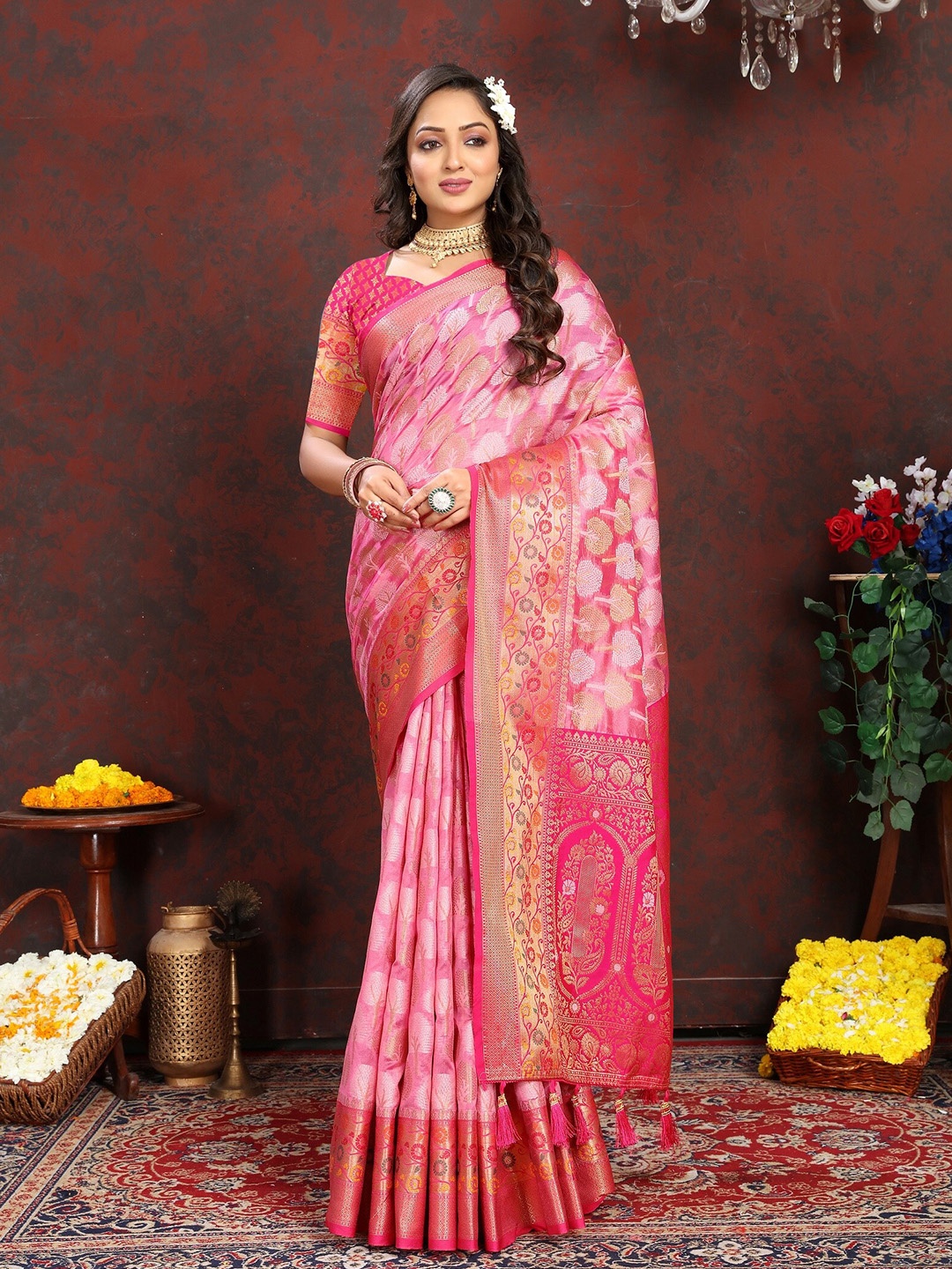 

VEDANT VASTRAM Ethnic Motifs Zari Organza Kanjeevaram Saree, Pink
