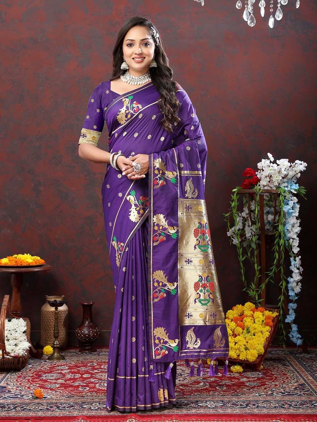 

VEDANT VASTRAM Woven Design Zari Saree, Violet