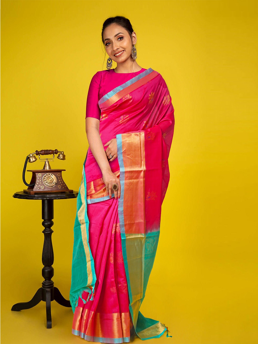 

Unnati Silks Woven Design Zari Pure Silk Handloom Kanjeevaram Saree, Pink