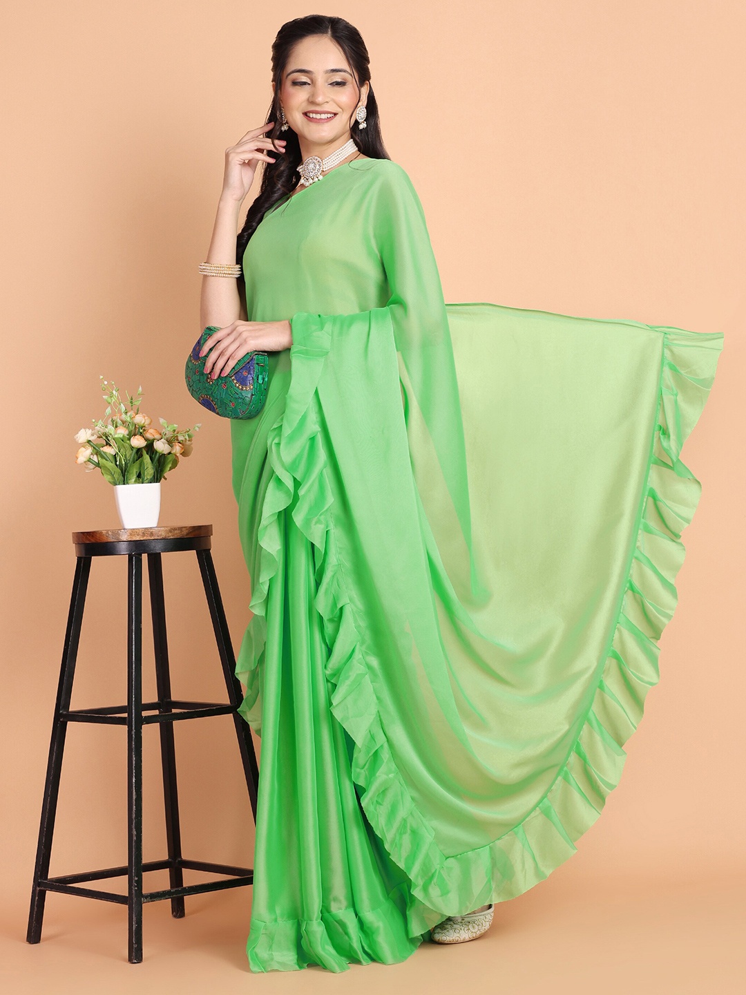 

Somras Pure Georgette Saree, Green