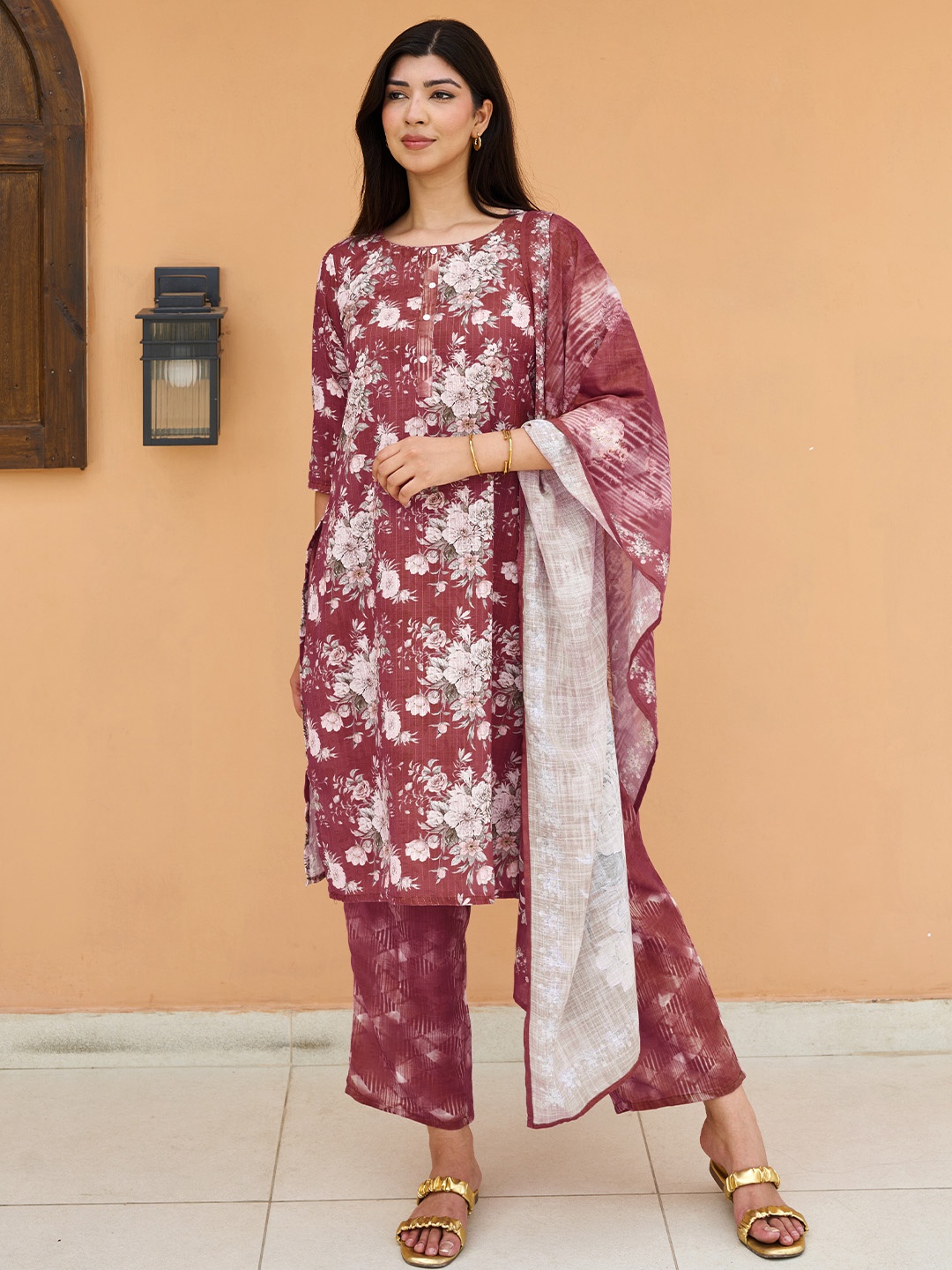 

Libas Floral Printed Regular Thread Work Kurta with Trousers & With Dupatta, Mauve