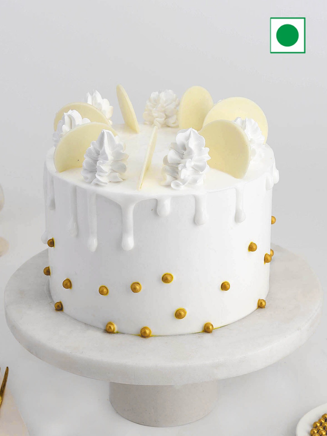 

IGP Yummy Pineapple Flavour Eggless Round Cake- 600 gm, White