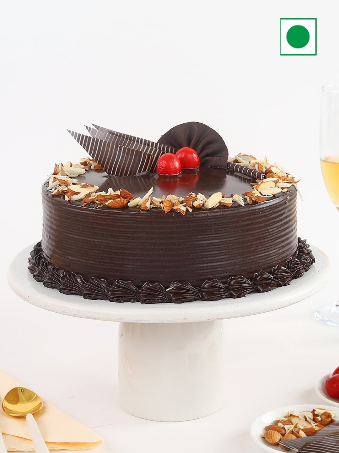 

IGP Almond Chocolate Flavour Eggless Round Cake- 500 gm, Brown