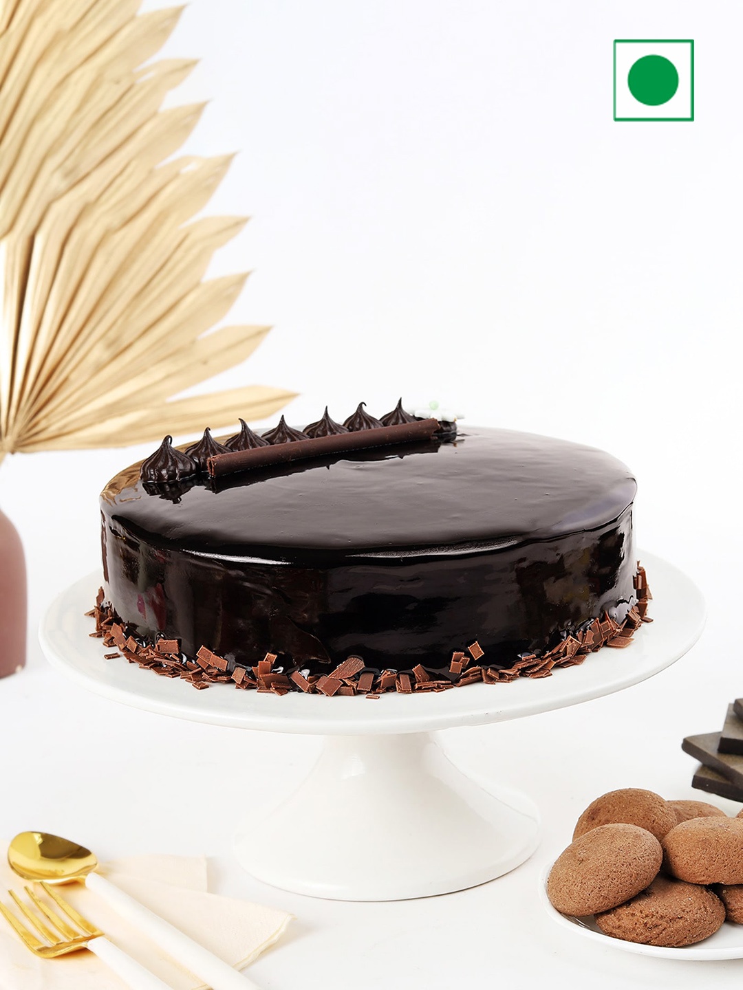 

IGP Delicious Truffle Chocolate Flavor Eggless Round Cake- 500 Gms, Brown