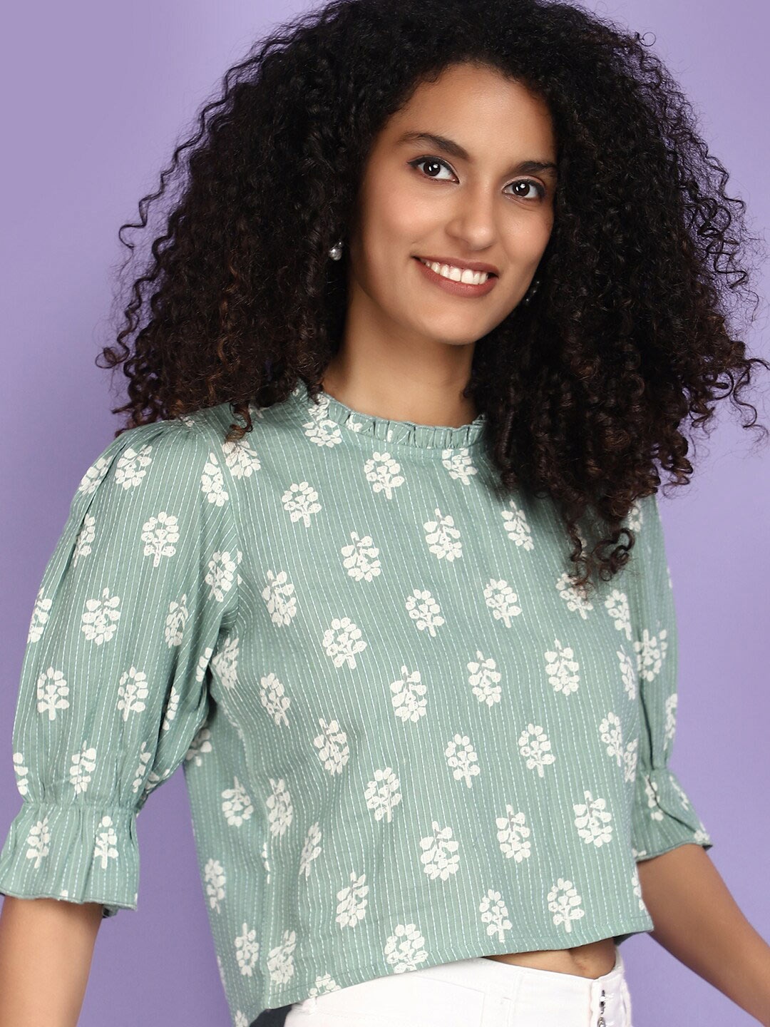 

V-Mart Floral Printed Bell Sleeve Short Sleeves Cotton Crop Top, Green