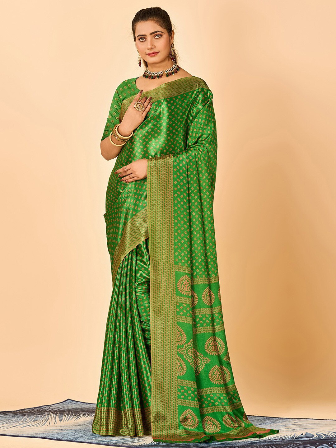 

NIRMAL CREATION Floral Pure Crepe Saree, Green