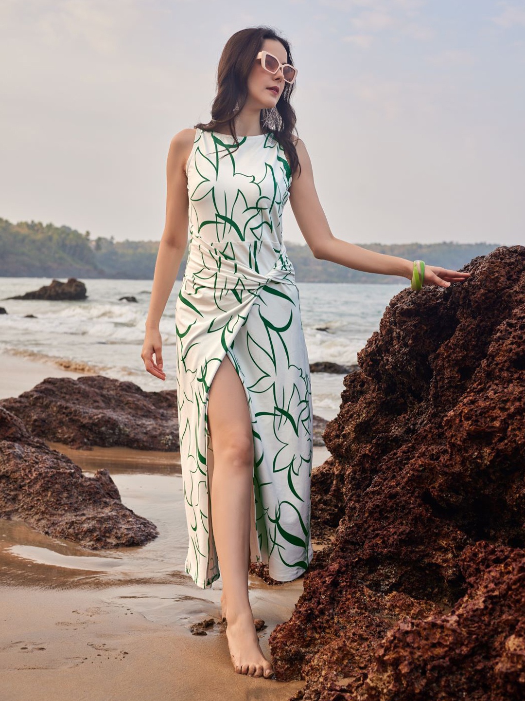 

PURVAJA Floral Print Round Neck Flared Maxi Dress, Off white
