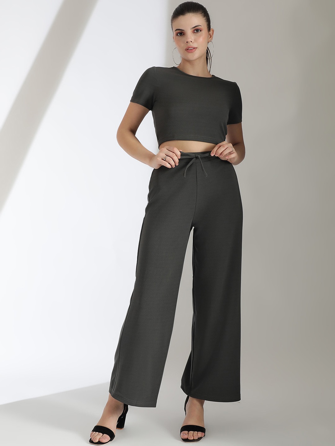 

Stylecast X KOTTY Basics Crop Top With Wide Leg Trousers, Grey