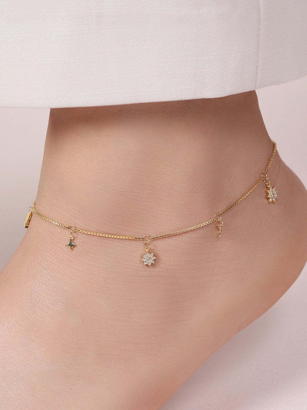 

Zavya 925 Pure Silver Gold-Plated Artificial Stones Anklet