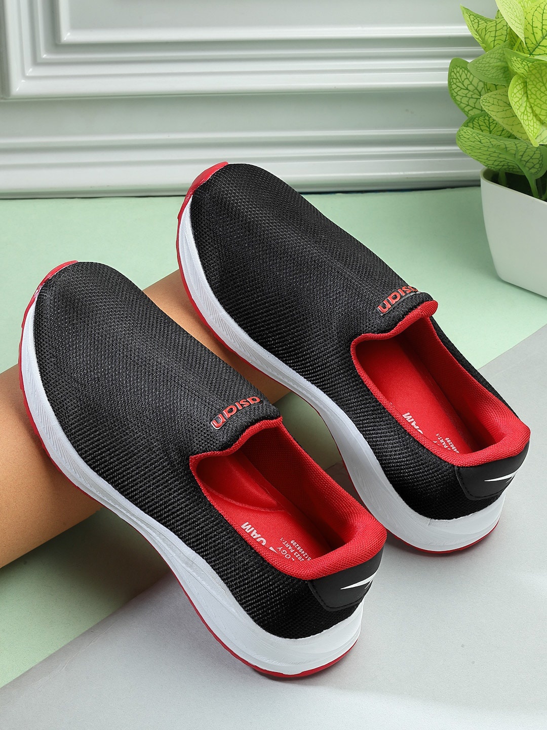 

ASIAN Boys Textured Slip-On Sneakers, Black