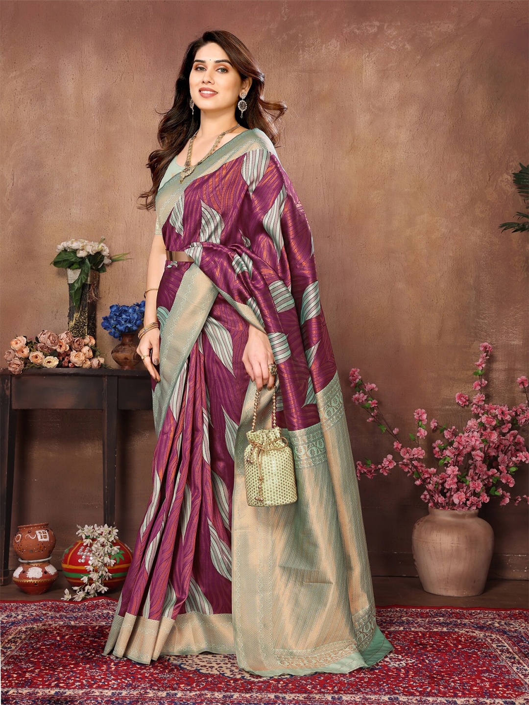 

vj fashion Woven Design Zari Banarasi Saree, Magenta