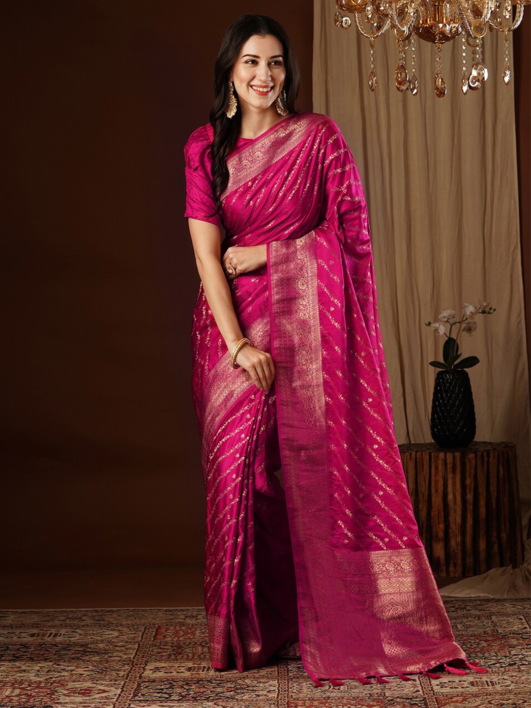 

FLOURIOUS Floral Woven Design Zari Satin Banarasi Saree, Pink