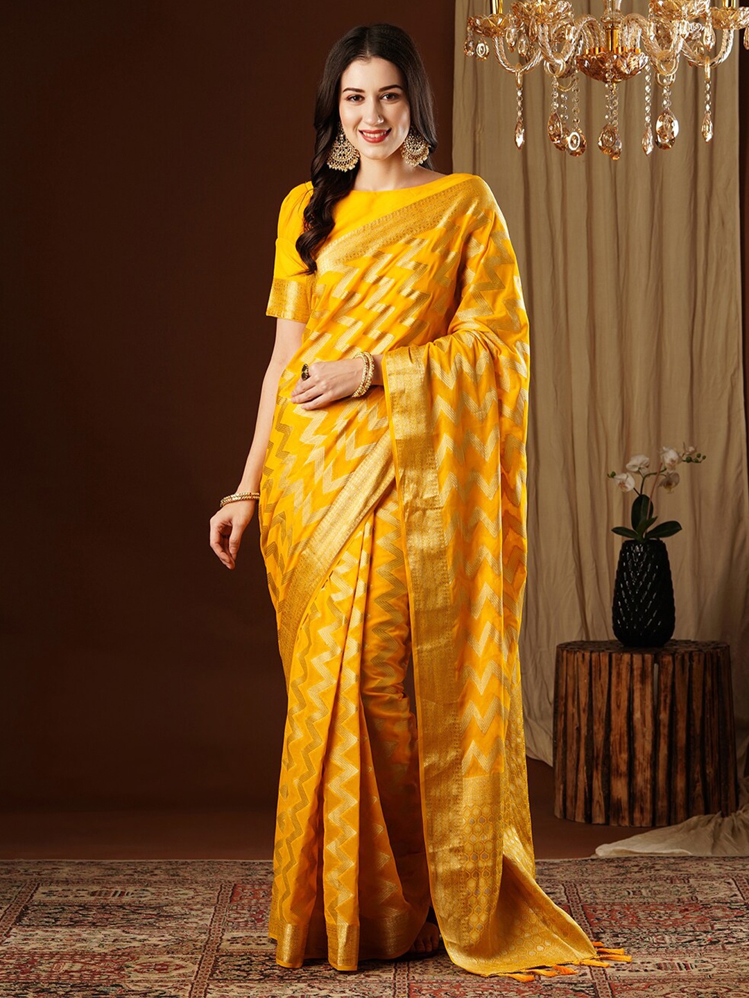 

FLOURIOUS Woven Design Zari Kanjeevaram Saree, Yellow