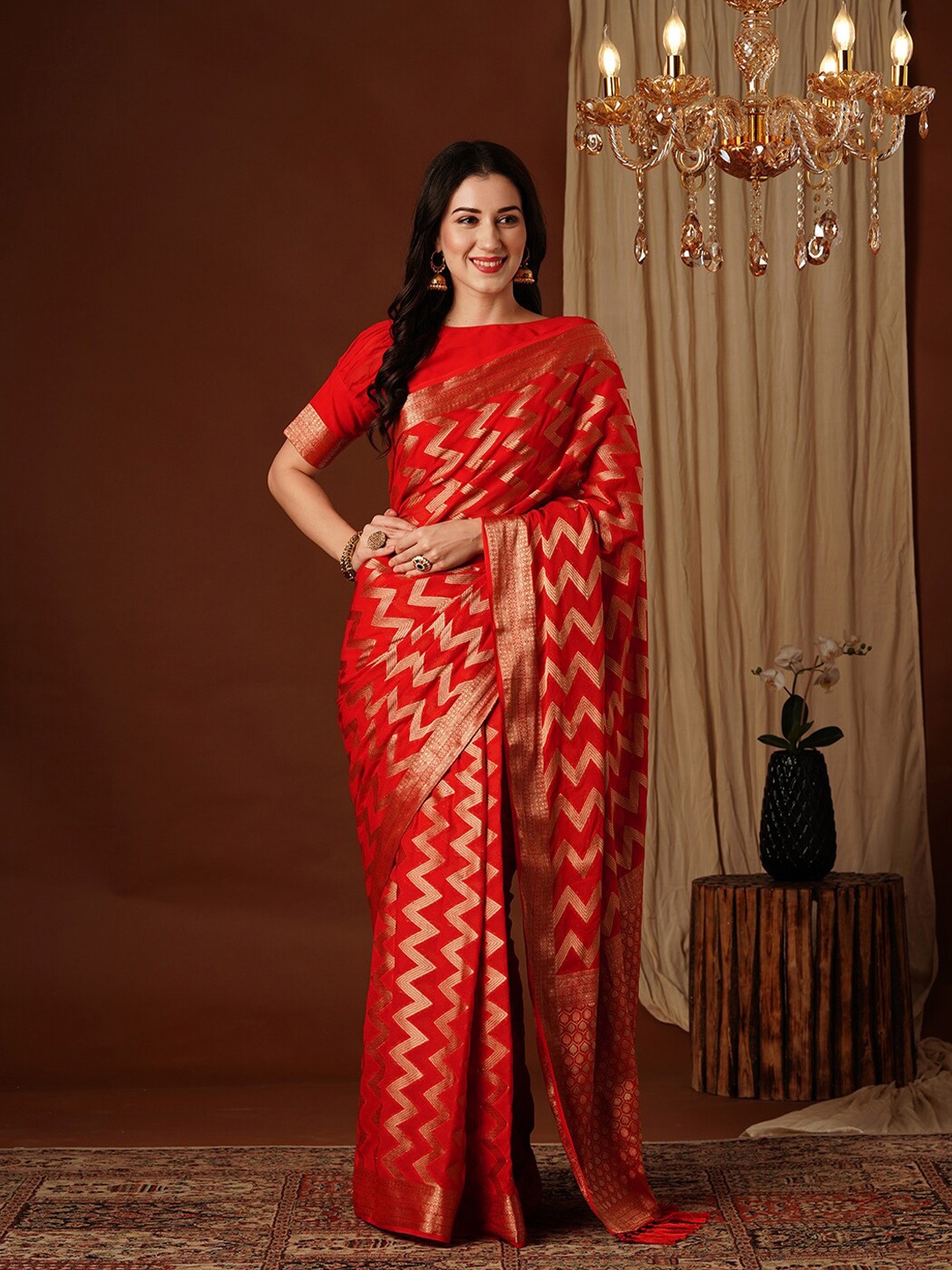 

FLOURIOUS Woven Design Zari Kanjeevaram Saree, Red