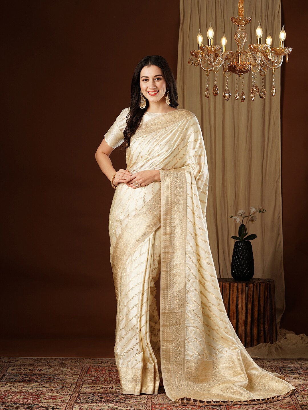 

FLOURIOUS Ethnic Motifs Woven Design Zari Satin Banarasi Saree, Cream