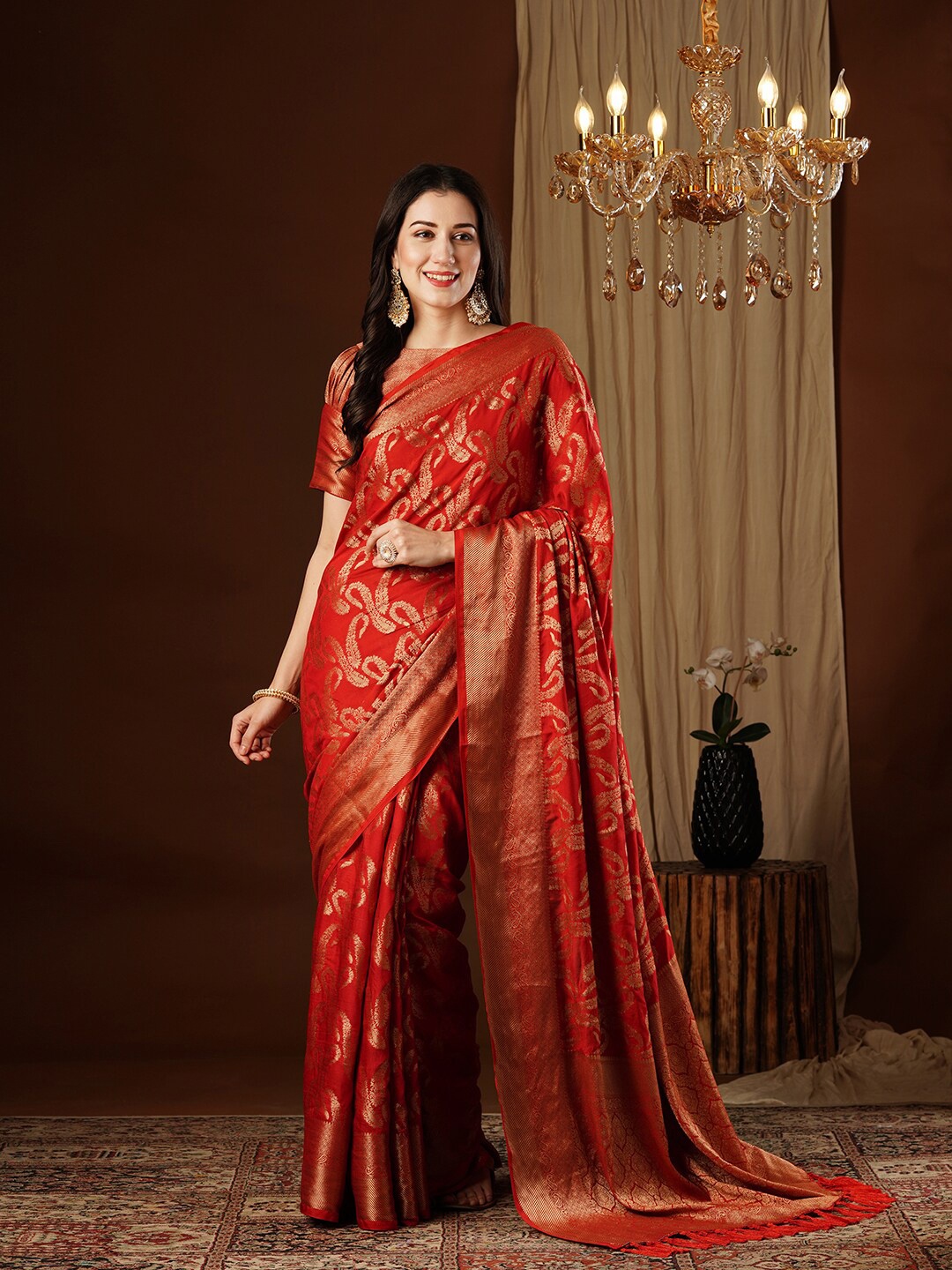 

FLOURIOUS Woven Design Zari Pure Silk Banarasi Saree, Red