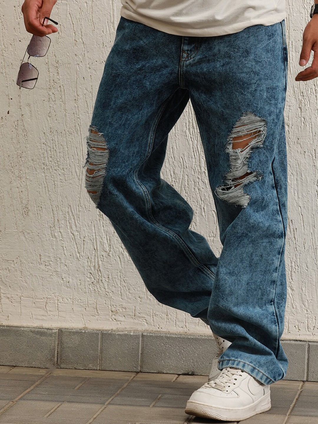 

Hubberholme Men Relaxed Fit Mildly Distressed Cotton Heavy Fade Jeans, Blue