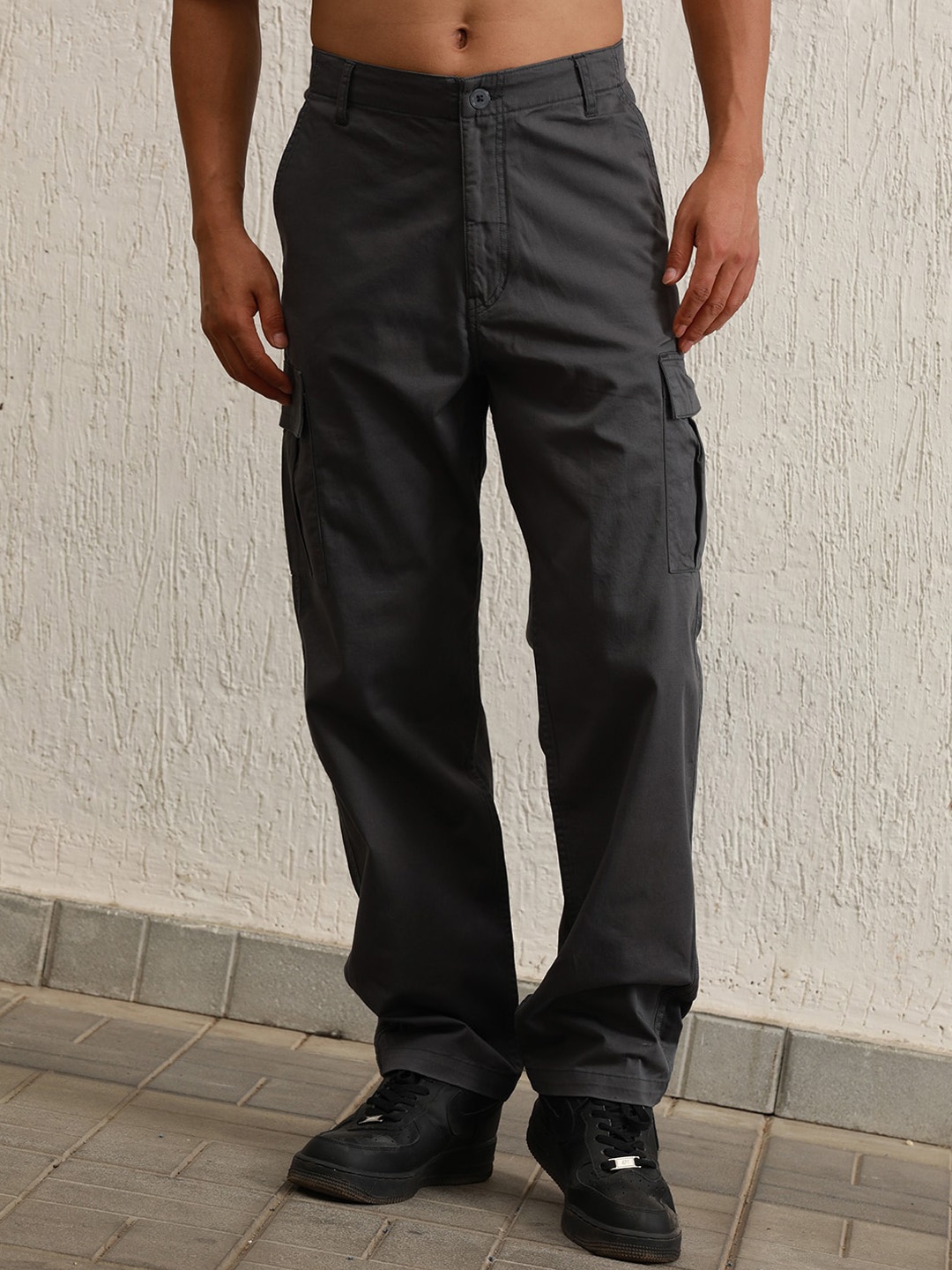 

Hubberholme Men Relaxed Straight Leg Loose Fit Cotton Regular Trousers, Charcoal