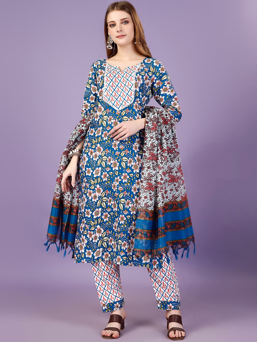 

BERISTON Floral Printed Regular Straight Kurta With Trousers & Dupatta, Blue