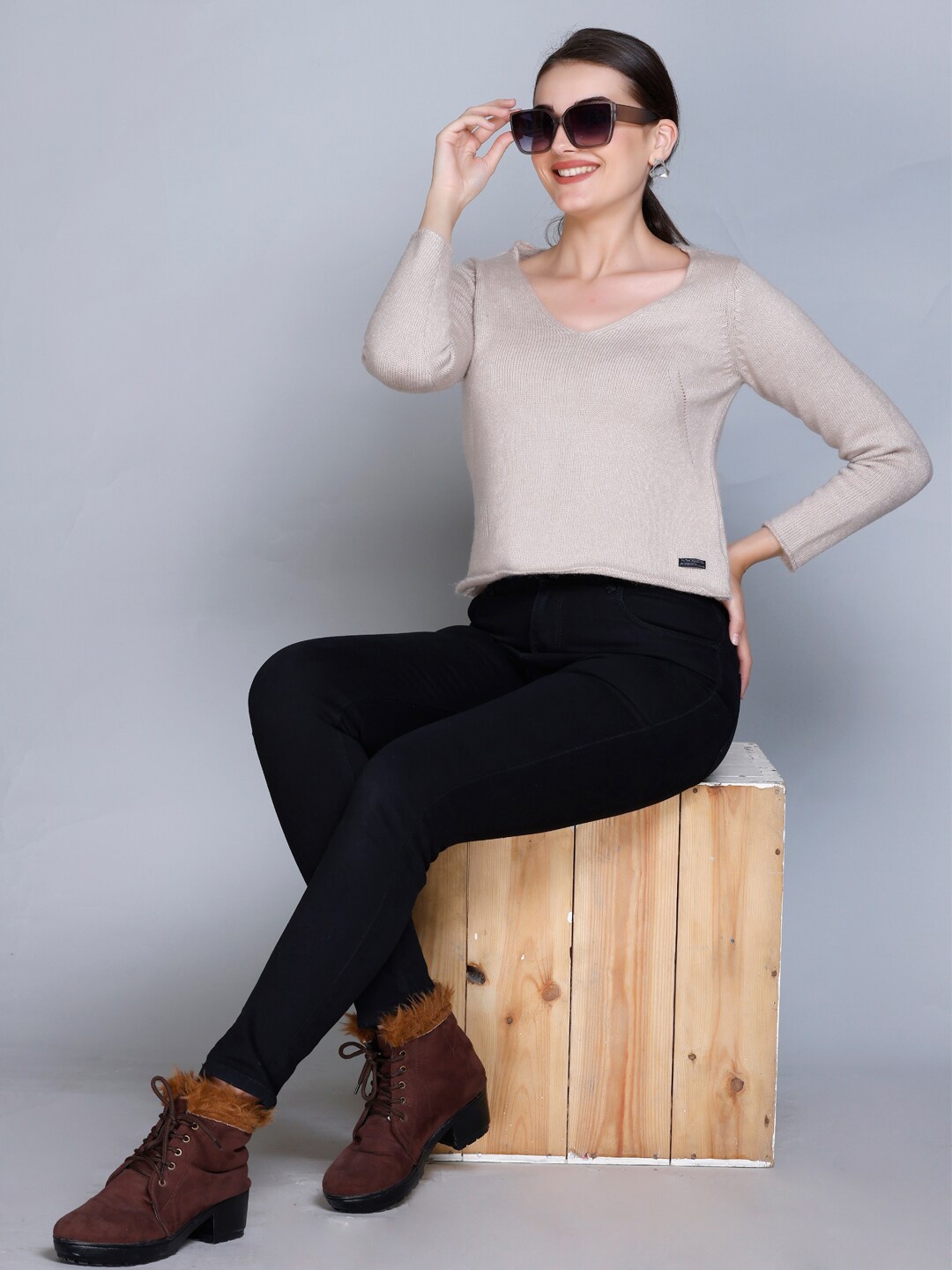 

513 V-Neck Long Sleeve Plain Pullover, Beige
