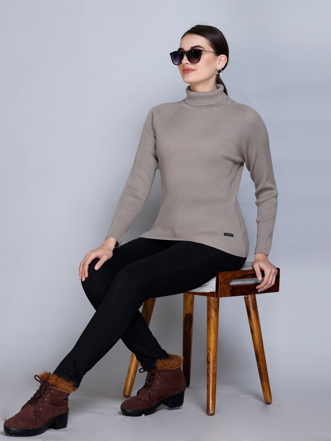 

513 Turtle Neck Long Sleeve Ribbed Pullover Sweater, Camel brown