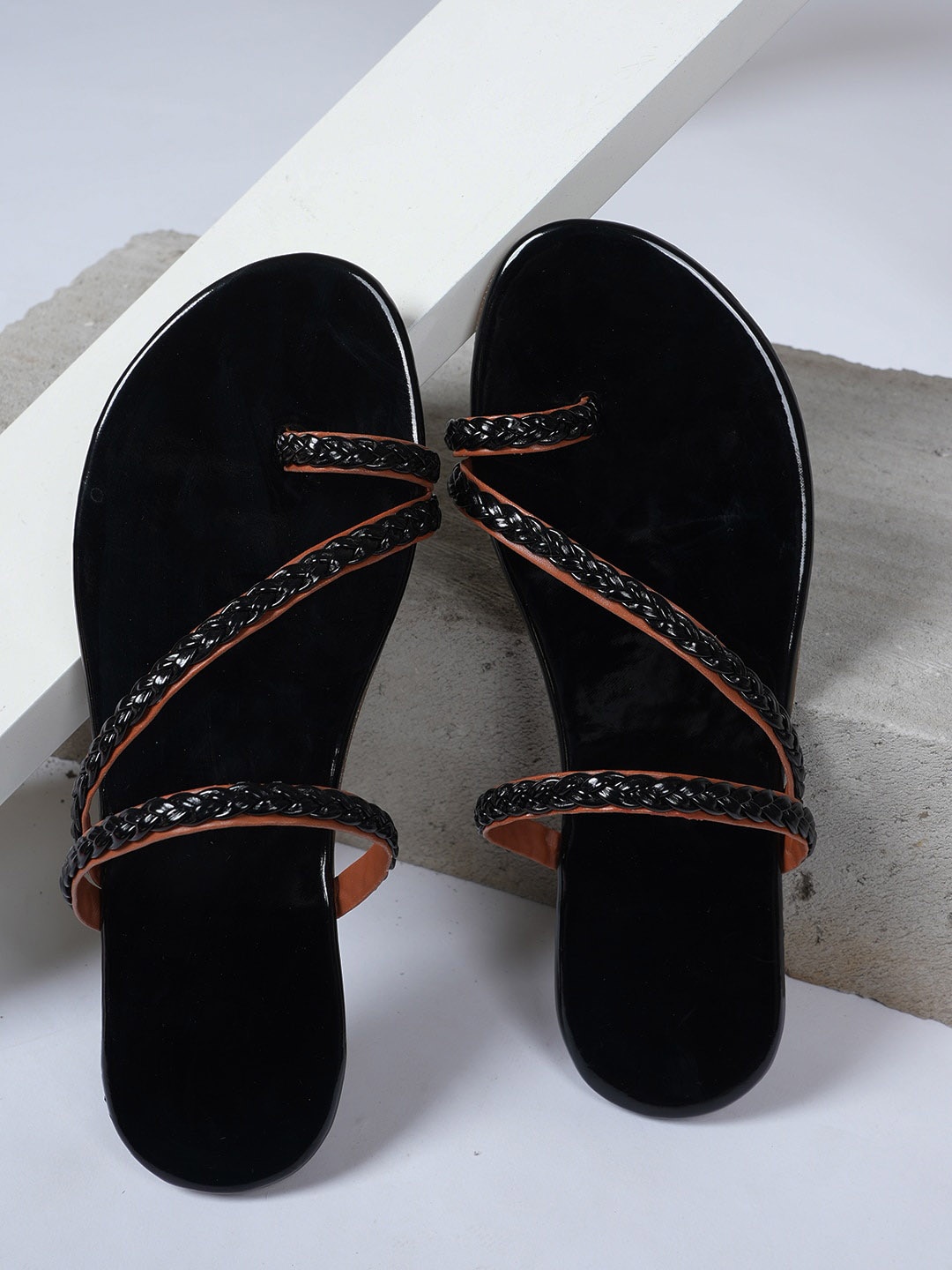 

Walkfree One Toe Flats, Black
