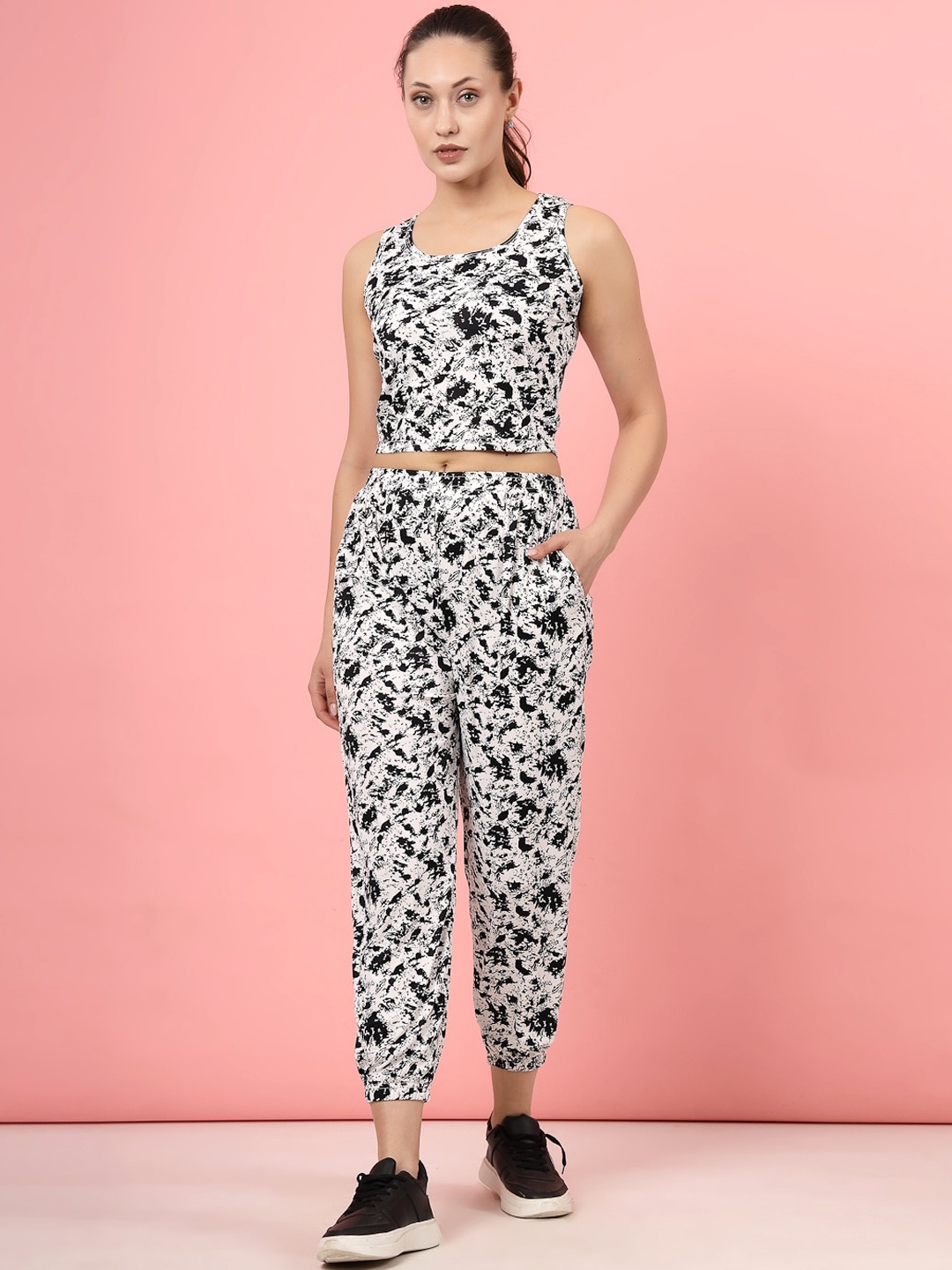 

Clora Creation Printed Round Neck Top With Joggers, Black