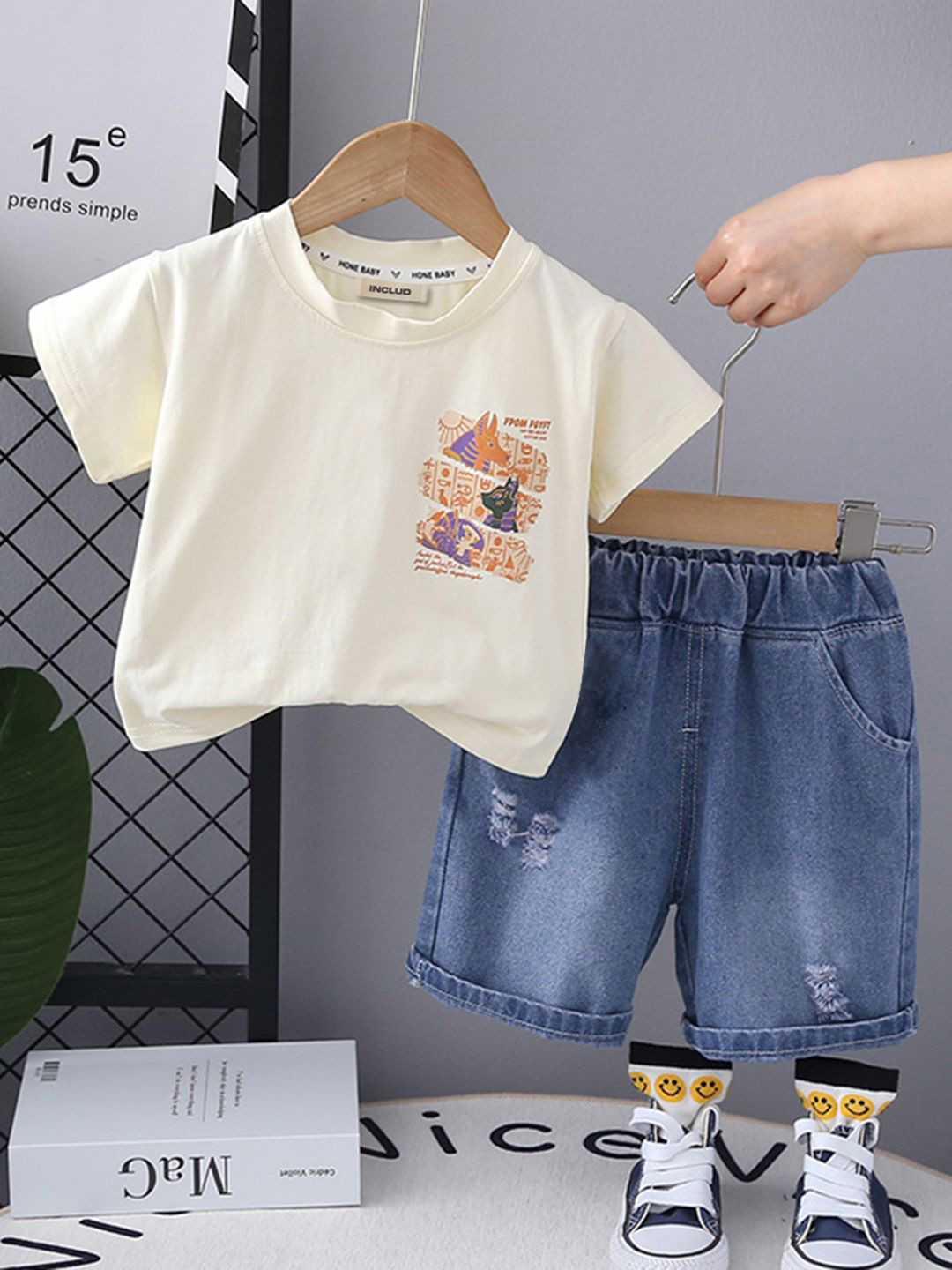 

INCLUD Boys Printed Short Sleeves Round Neck Cotton T-shirt with Shorts, Off white
