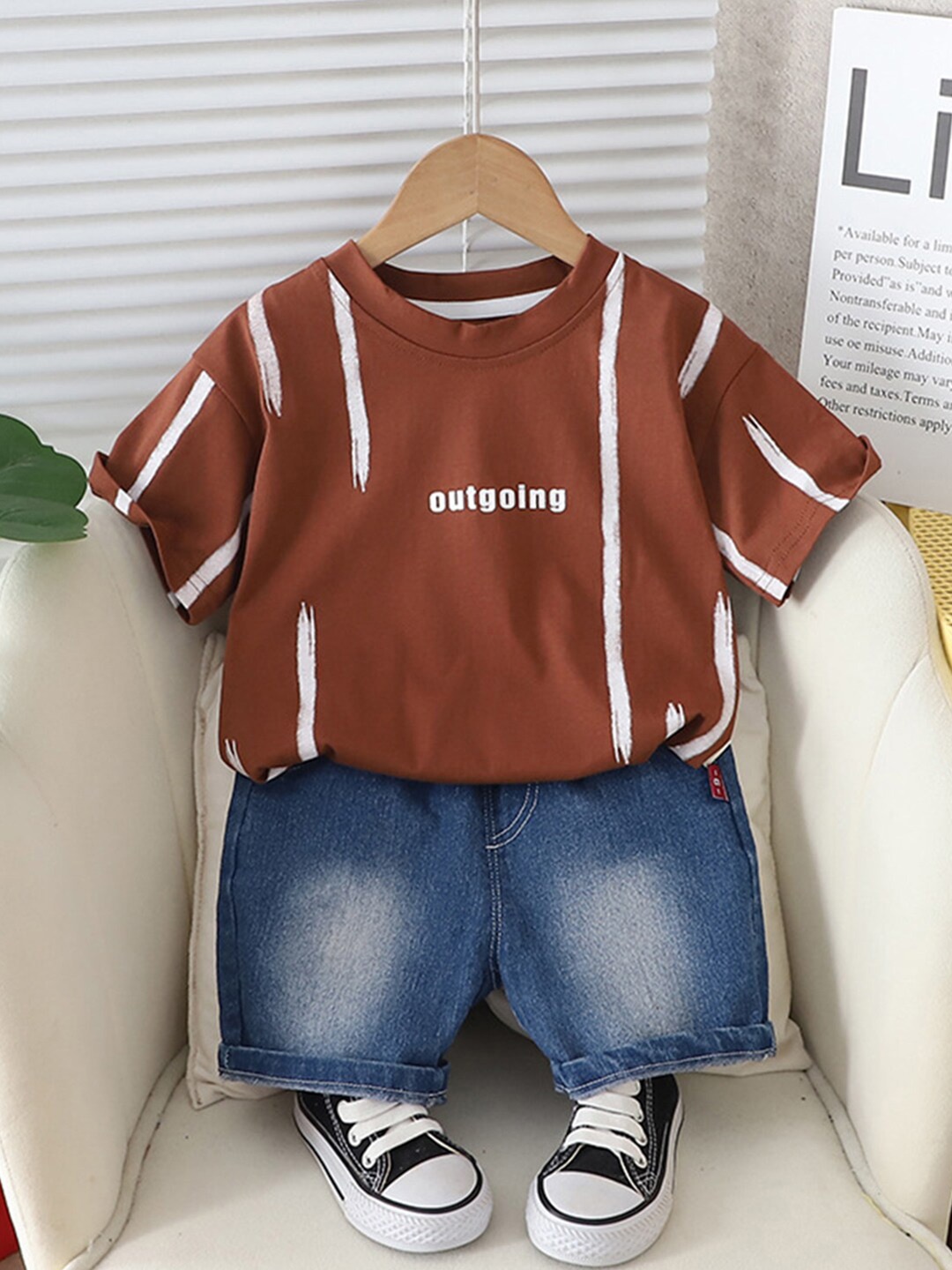

INCLUD Boys Printed Round Neck T-shirt with Shorts, Brown