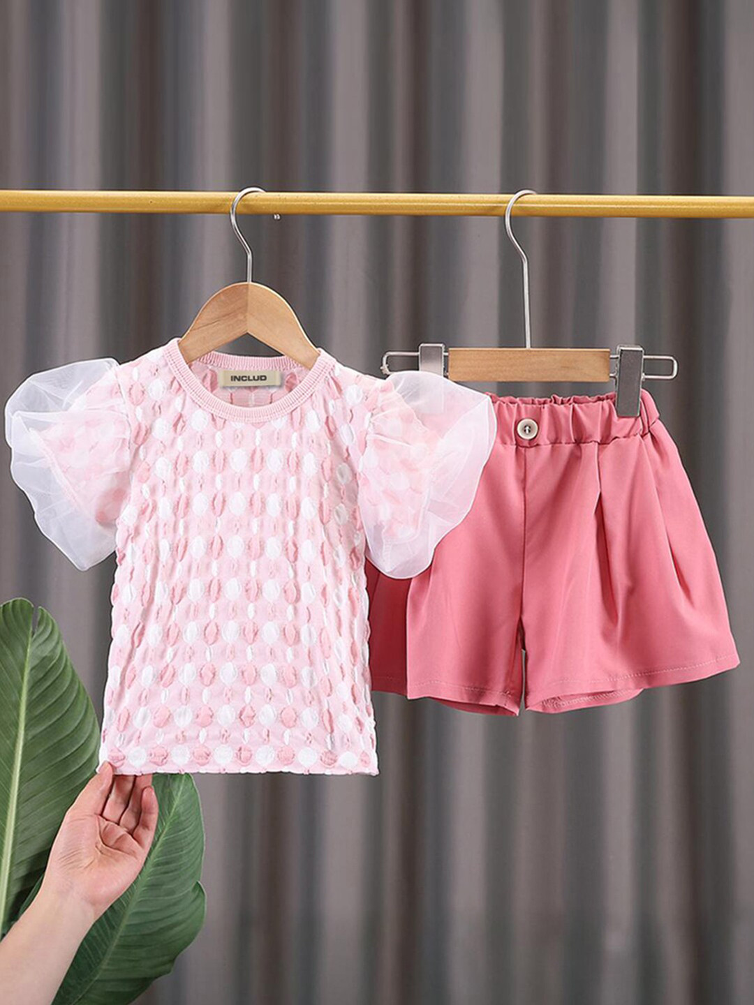 

INCLUD Girls Texture Puff Sleeve Top with Short, Pink