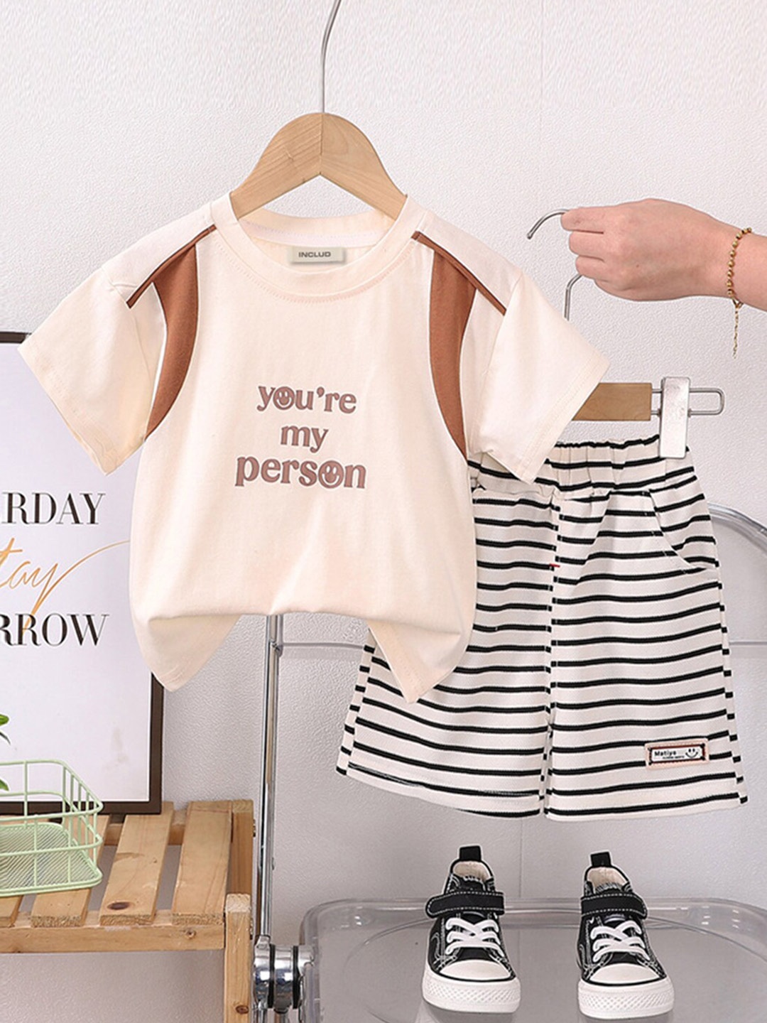 

INCLUD Boys Typography Printed T-shirt With Short, Off white