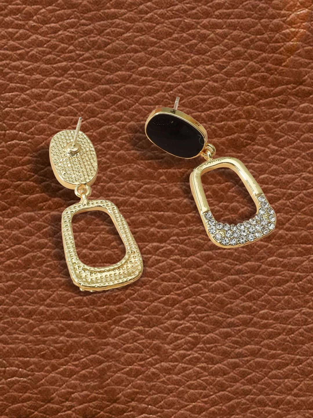 

FIMBUL Gold-Plated Rhinestone Studded Square Drop Earrings