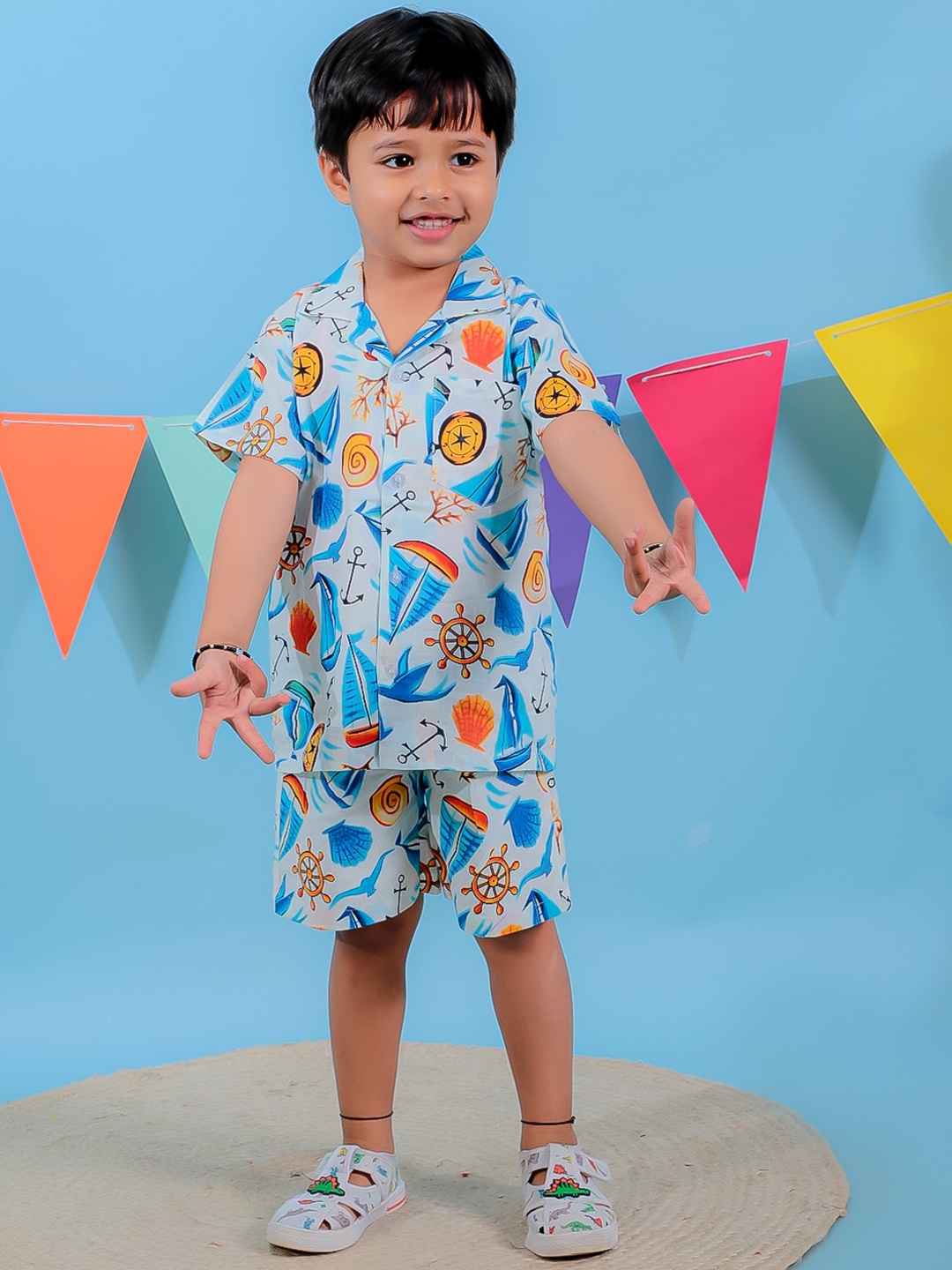 

Stuffie Land Boys Graphic Printed Lapel Collar Pure Cotton Shirt & Shorts, Blue