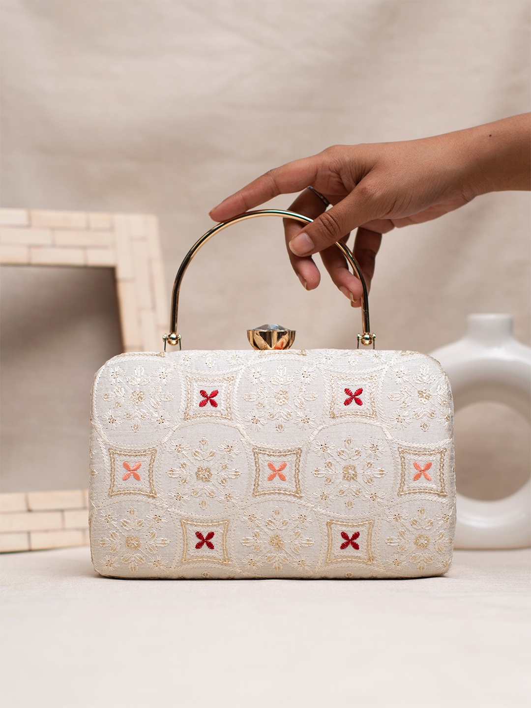 

ARTKLIM Embroidered Box Clutch, White