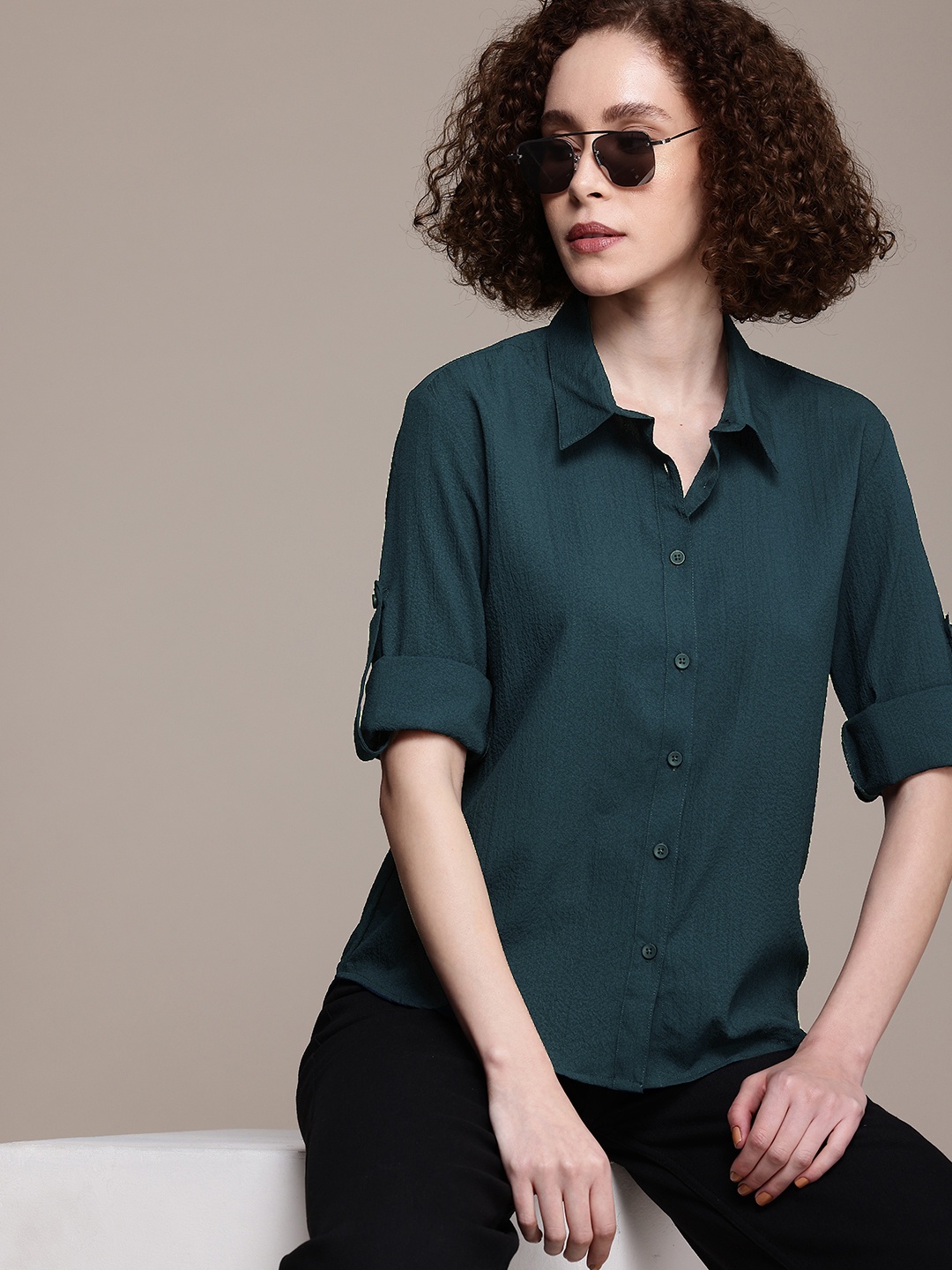 

Roadster Standard Roll-Up Sleeves Casual Shirt, Navy blue