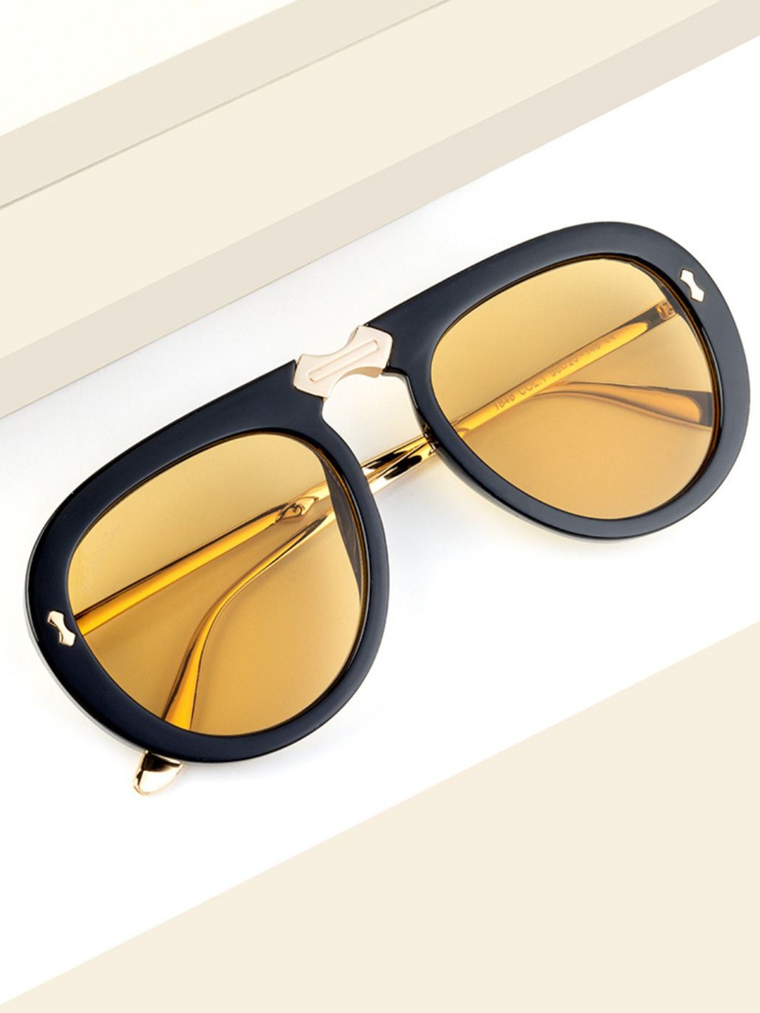 

The Tinted Story Unisex Oversized Sunglasses With UV Protected Lens TTS474 OL, Orange